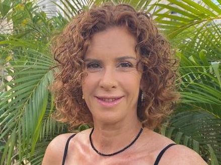 שירלי צוקר