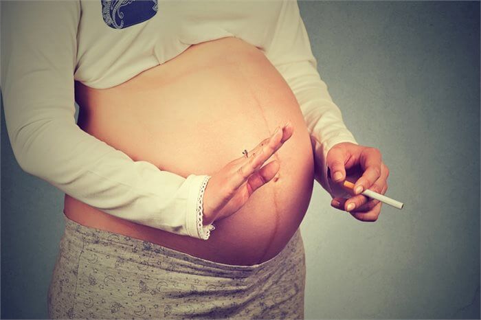 מתקשה להפסיק לעשן במהלך ההיריון? קראי מדוע