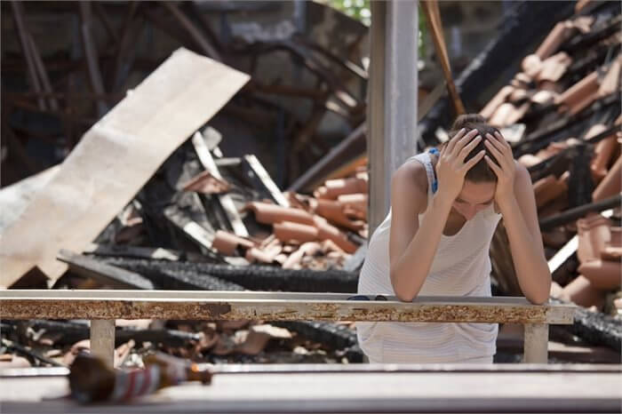 כיצד להתמודד ולסייע לקרובים שאיבדו את בתיהם בשריפה