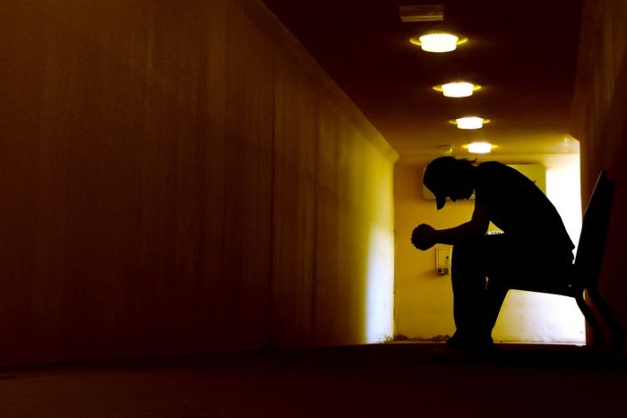 שימוש בחומרים והתנהגויות כ"ממ"ד רגשי": על התמכרות בעתות משבר ומצוקה