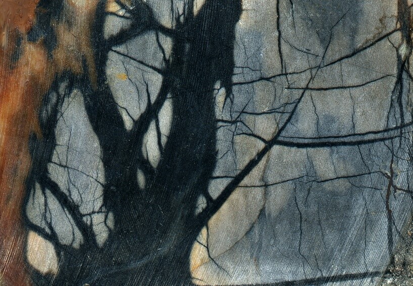 להישיר מבט אל הבלתי יתואר: פגיעות מיניות וטראומות ילדות