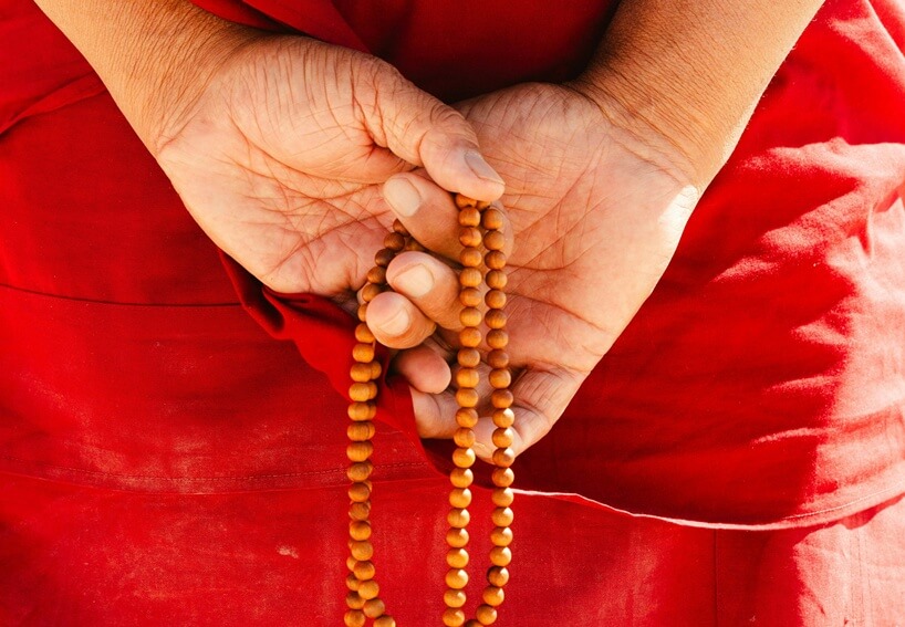 כשהחוטים נשזרים: מחשבה בודהיסטית בפסיכותרפיה