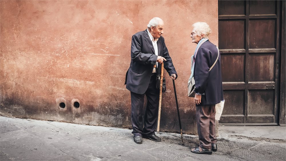 להיות עצמי בזקנה: מבט התייחסותי אינטרסובייקטיבי