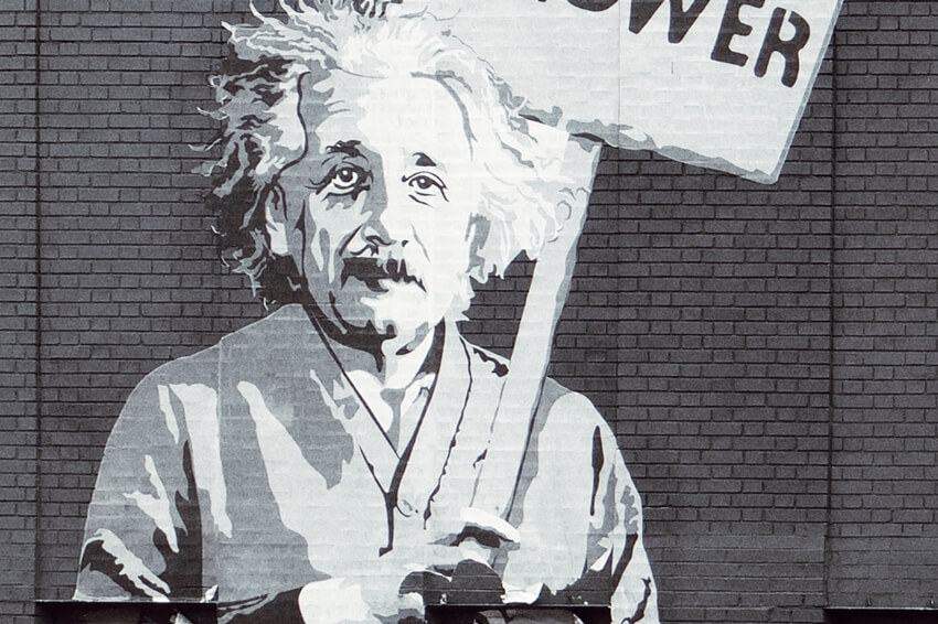 פאנל סיכום - איינשטיין ופרויד והמלחמה הבאה